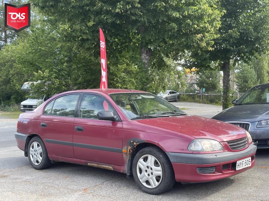TOYOTA Avensis 1999