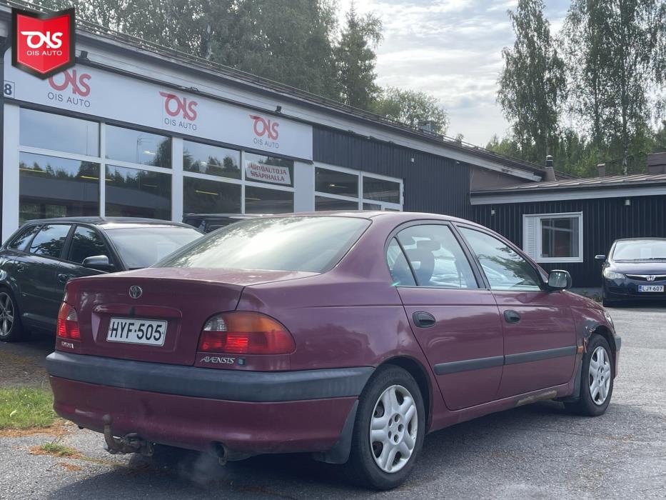 TOYOTA Avensis 1999