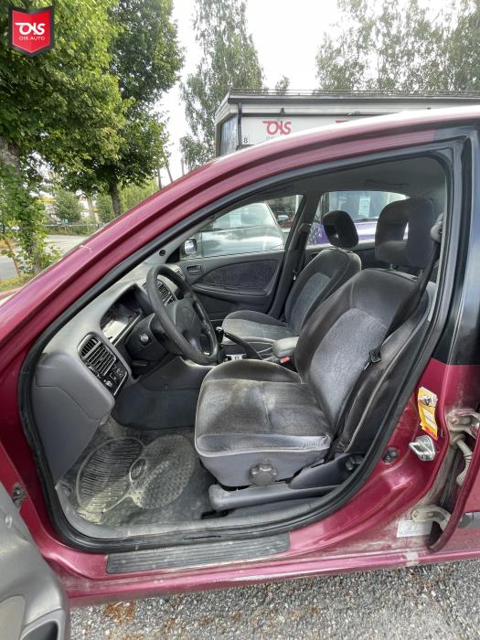 TOYOTA Avensis 1999