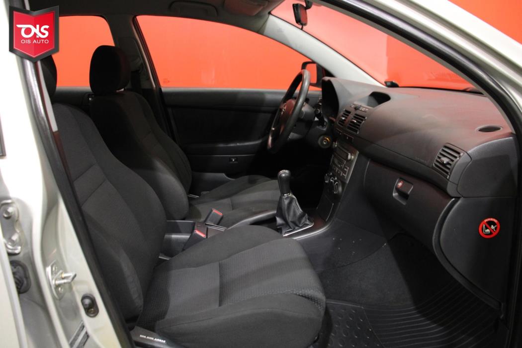 TOYOTA Avensis 2003