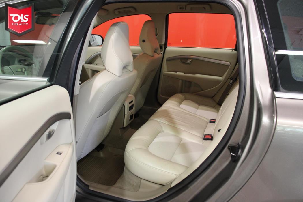 VOLVO V70 2010
