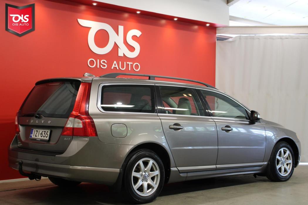 VOLVO V70 2010