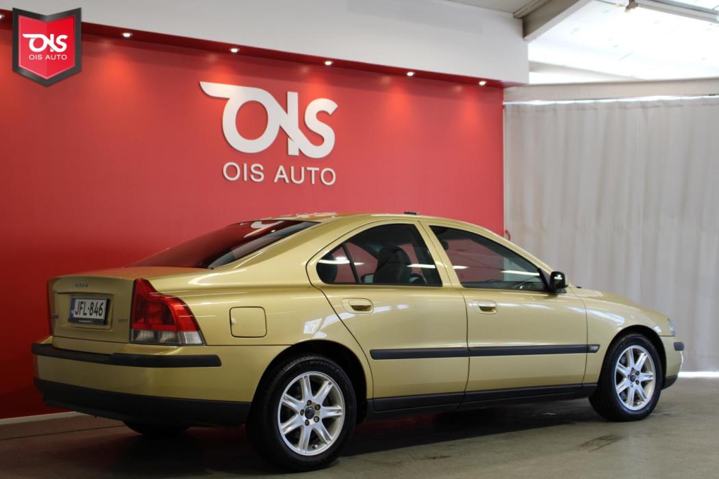 VOLVO S60 2004