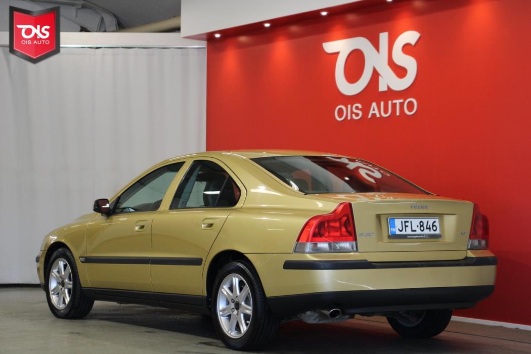 VOLVO S60 2004