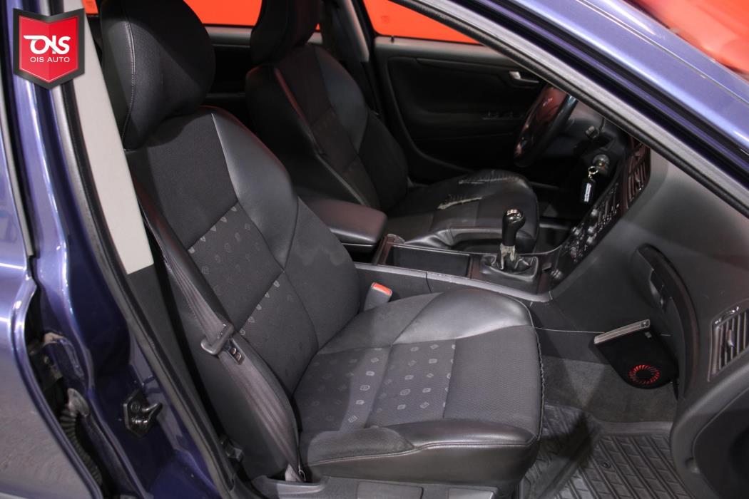 VOLVO V70 2004