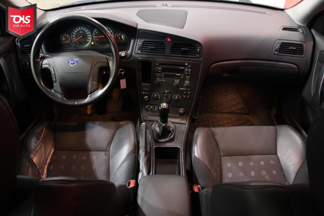 VOLVO V70 2004