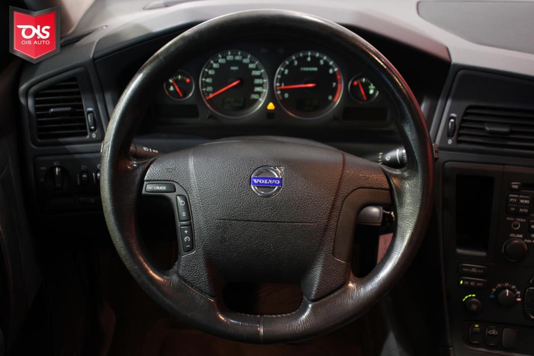 VOLVO V70 2004