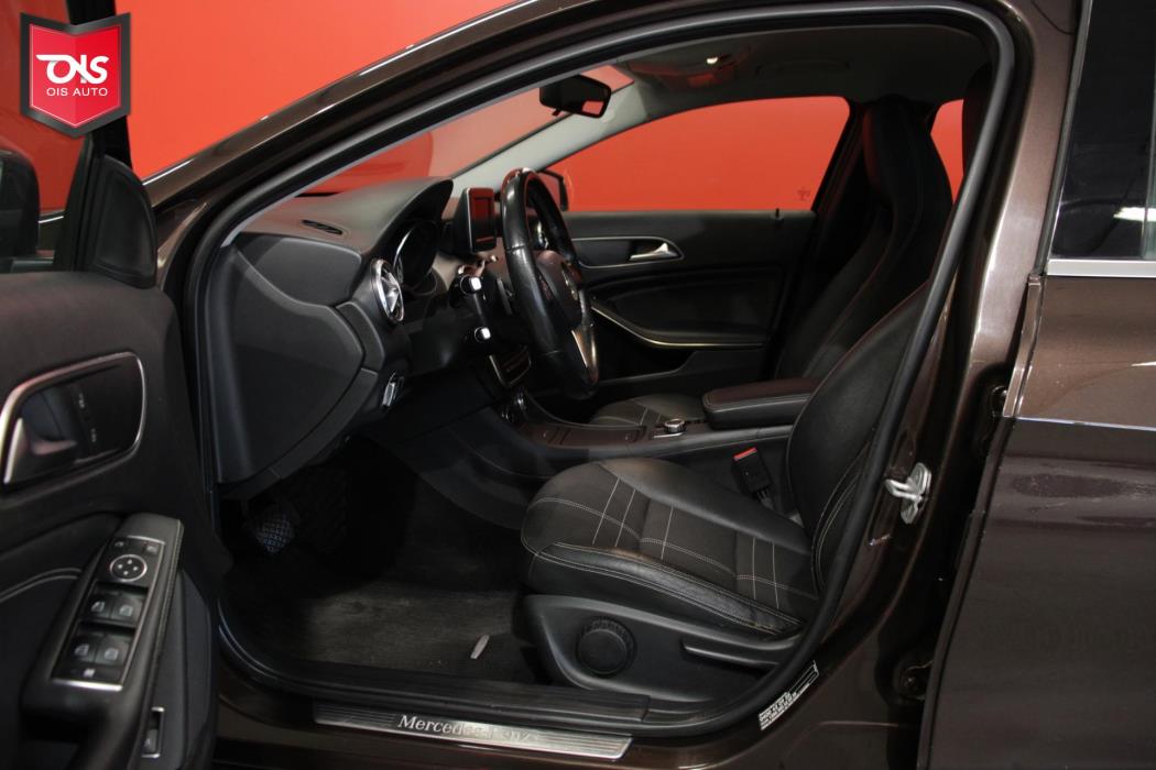 MERCEDES-BENZ GLA 2014