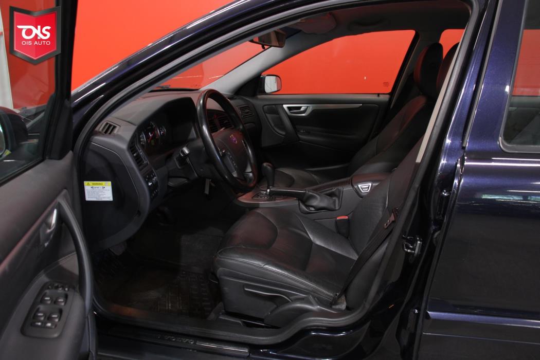 VOLVO V70 2004