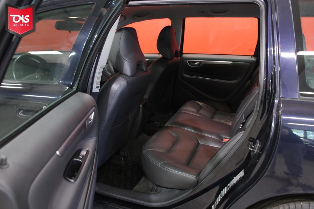 VOLVO V70 2004
