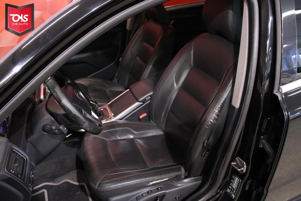 VOLVO V70 2016