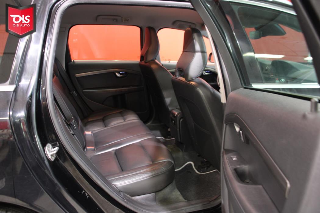 VOLVO V70 2016