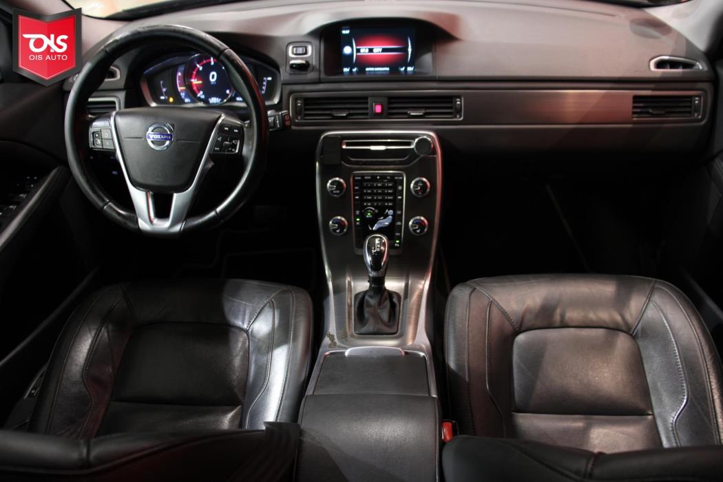 VOLVO V70 2016