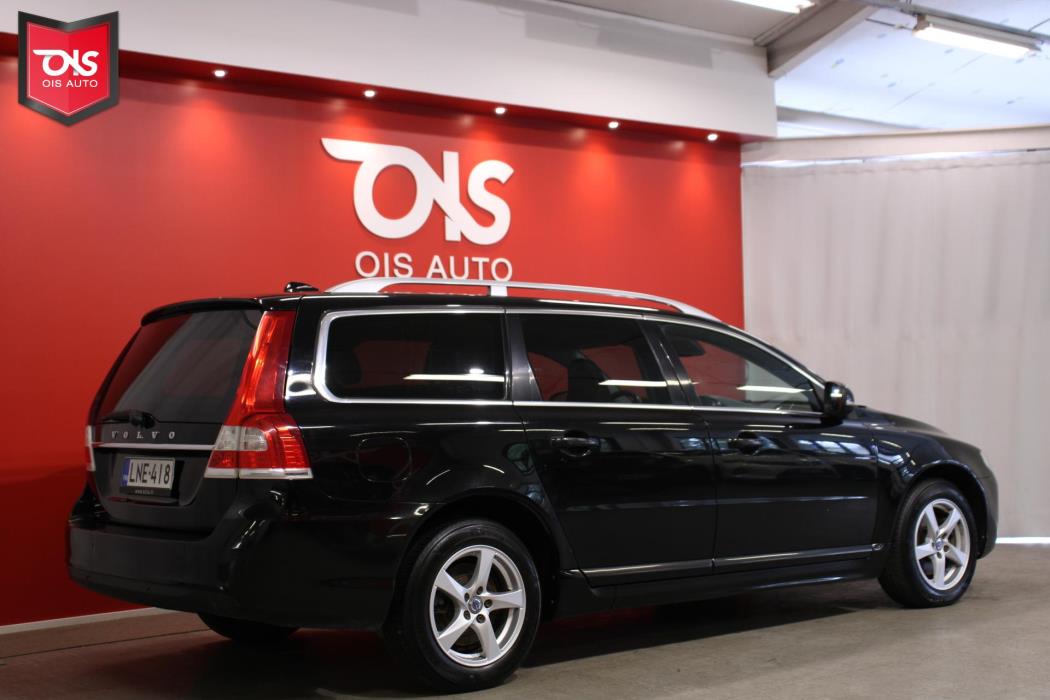 VOLVO V70 2016