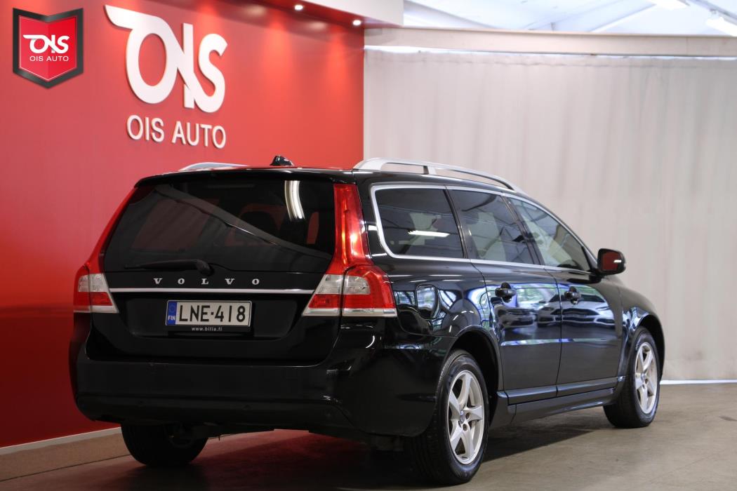 VOLVO V70 2016