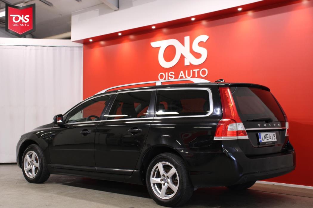 VOLVO V70 2016
