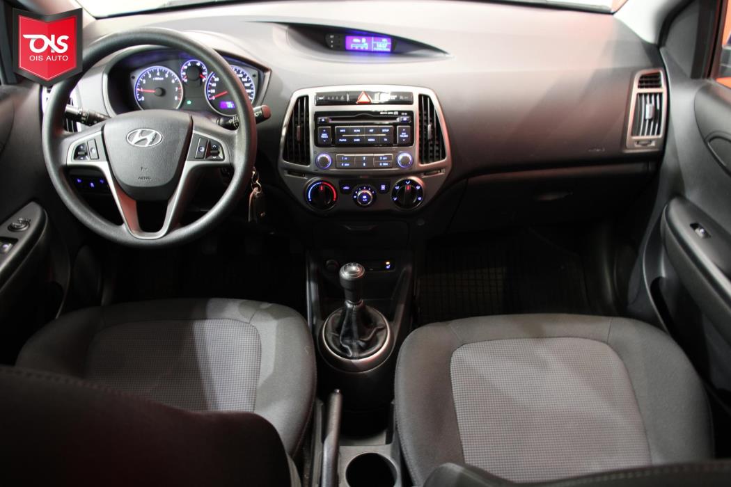 HYUNDAI i20 2013