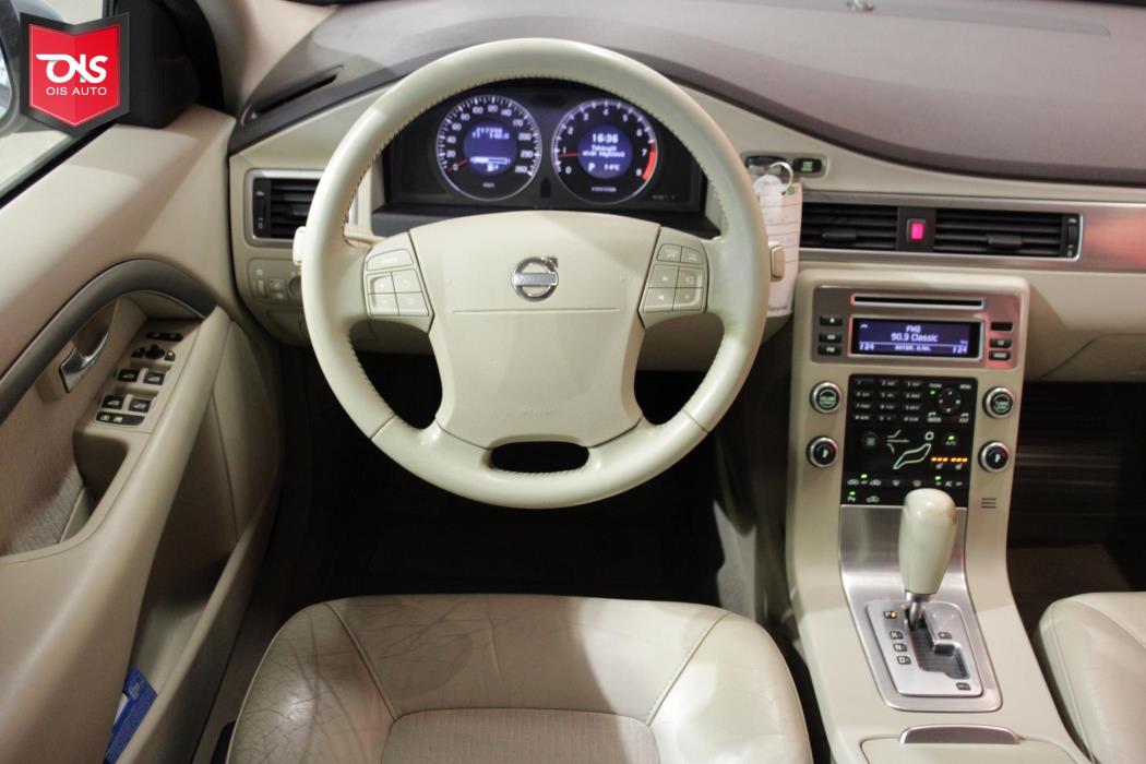 VOLVO V70 2008