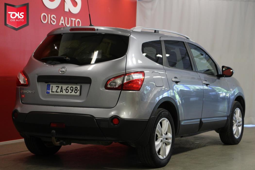 NISSAN Qashqai+2 2010