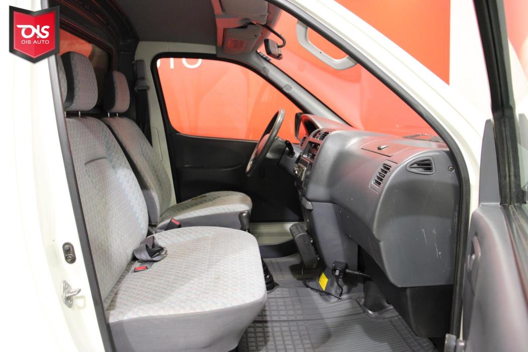 TOYOTA Hiace 2004