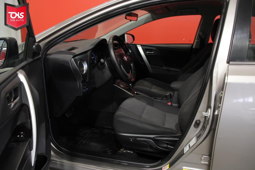 TOYOTA Auris 2013