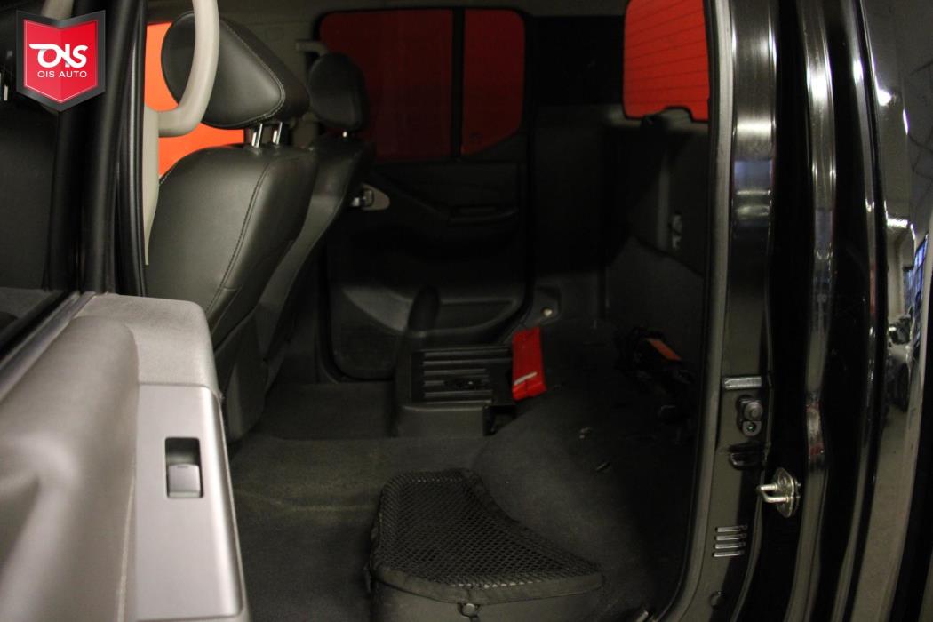 NISSAN Navara 2013