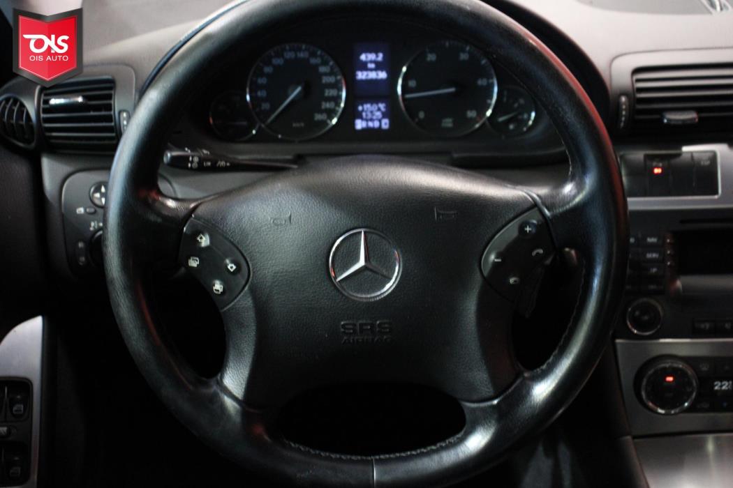 MERCEDES-BENZ C 2004