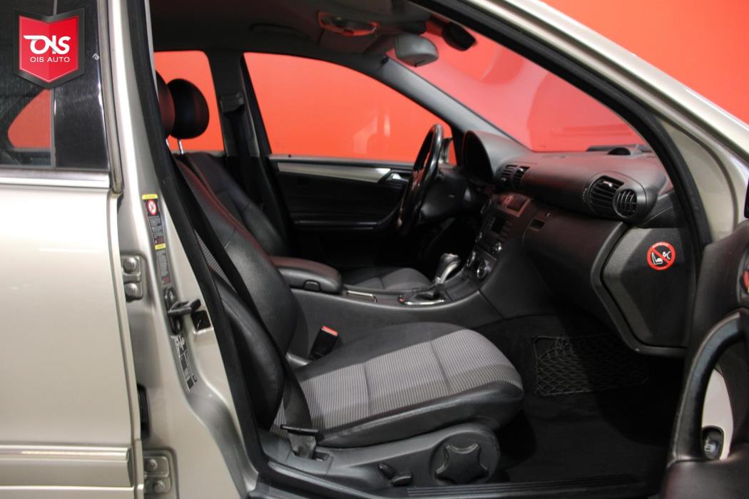 MERCEDES-BENZ C 2004