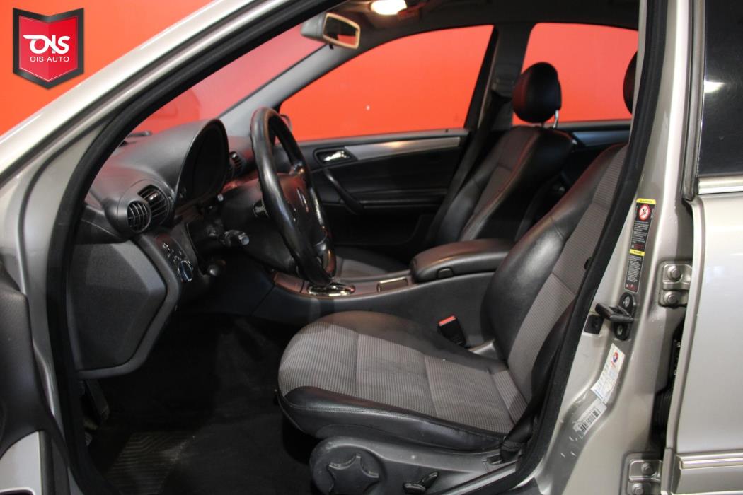MERCEDES-BENZ C 2004