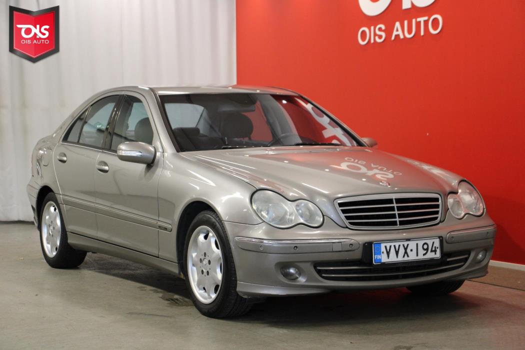 MERCEDES-BENZ C 2004