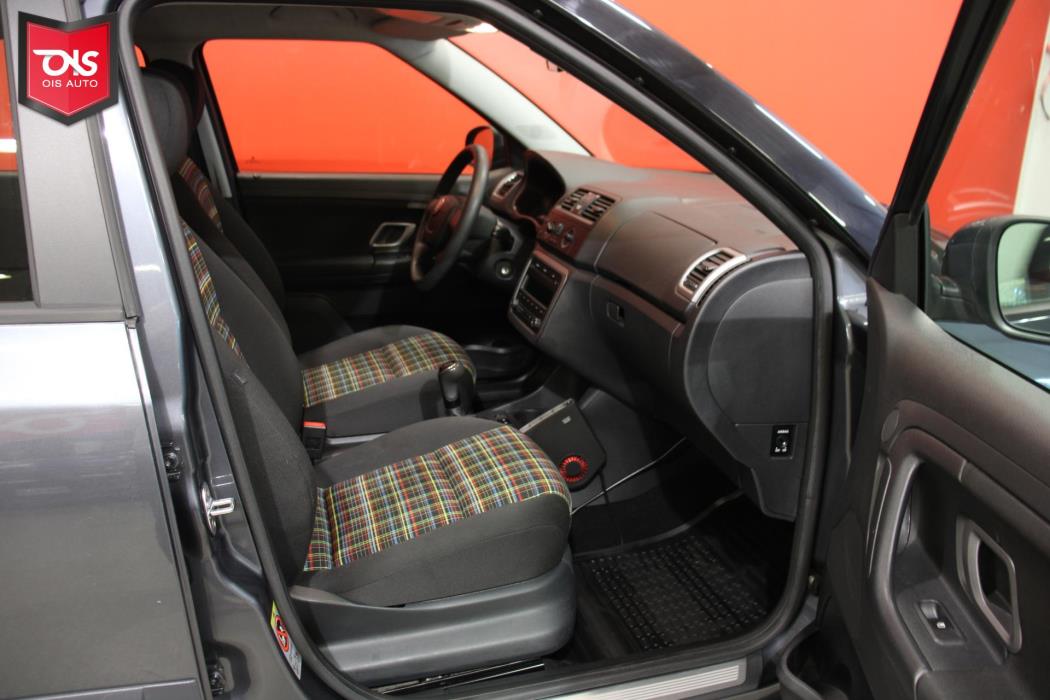 SKODA Fabia 2012