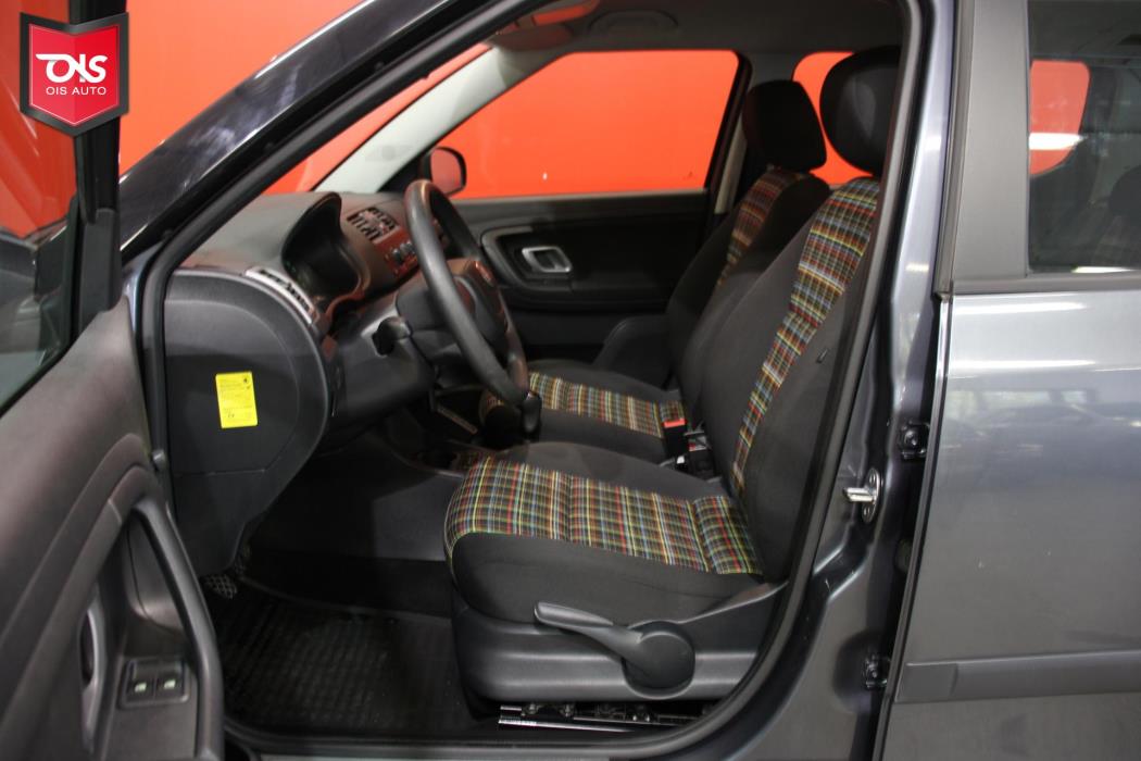 SKODA Fabia 2012