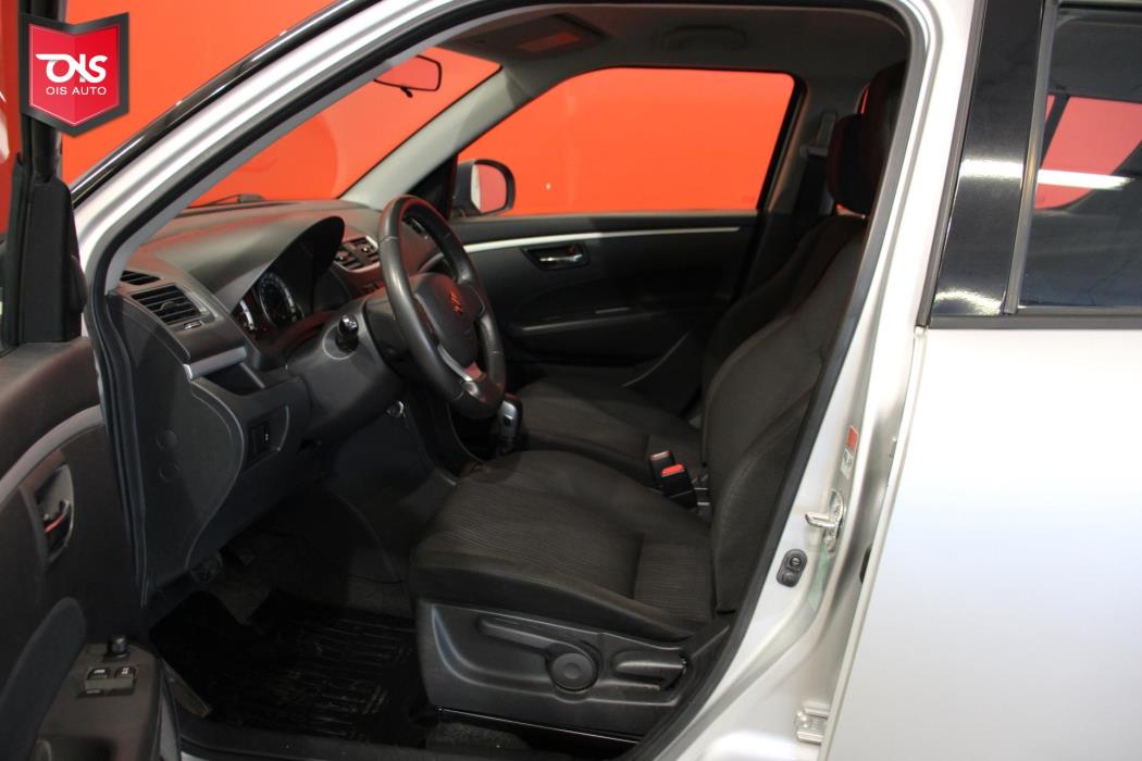 SUZUKI Swift 2013