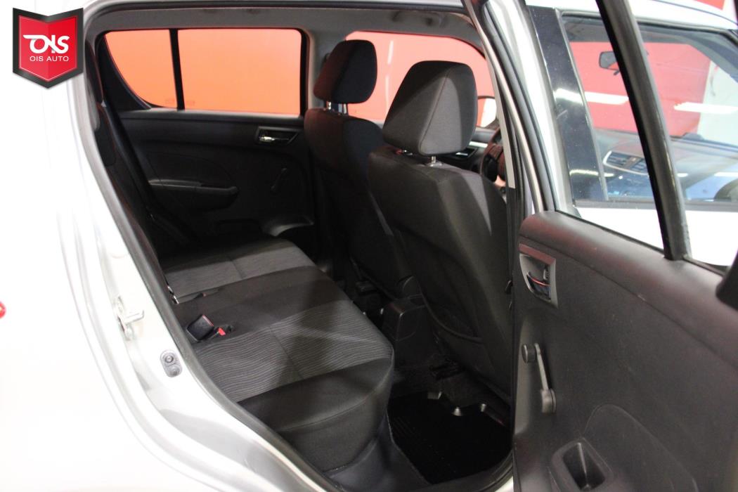 SUZUKI Swift 2013