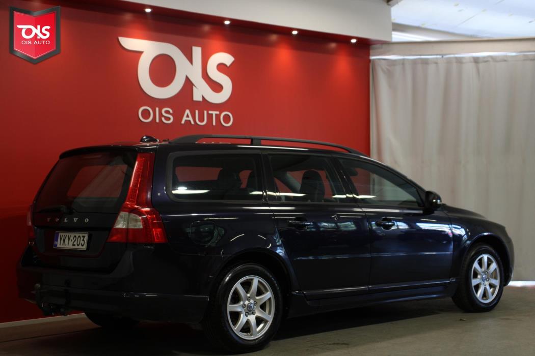 VOLVO V70 2011