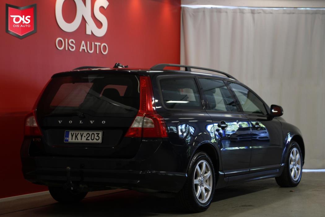 VOLVO V70 2011