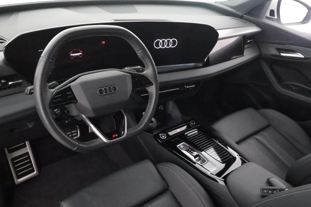 AUDI Q6 e-tron 2024