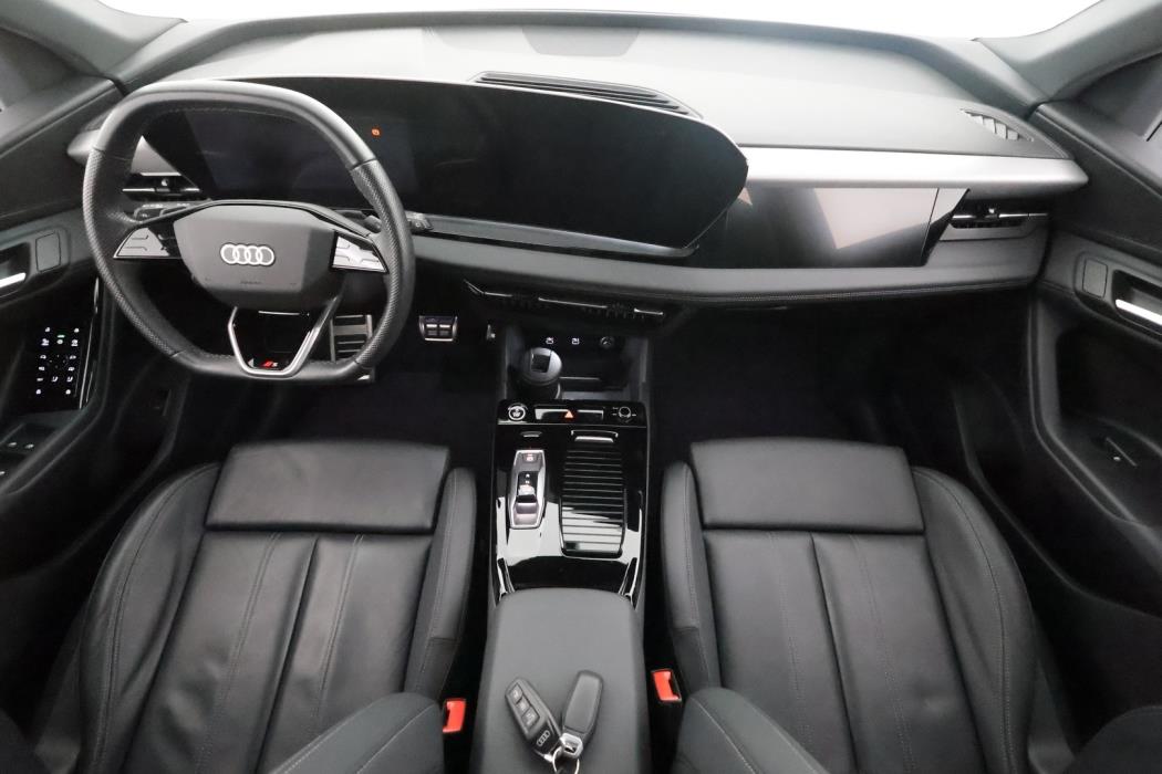 AUDI Q6 e-tron 2024