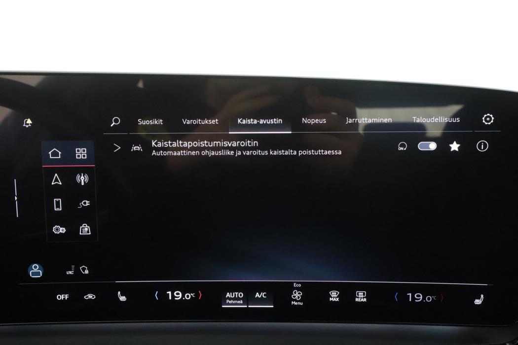 AUDI Q6 e-tron 2024