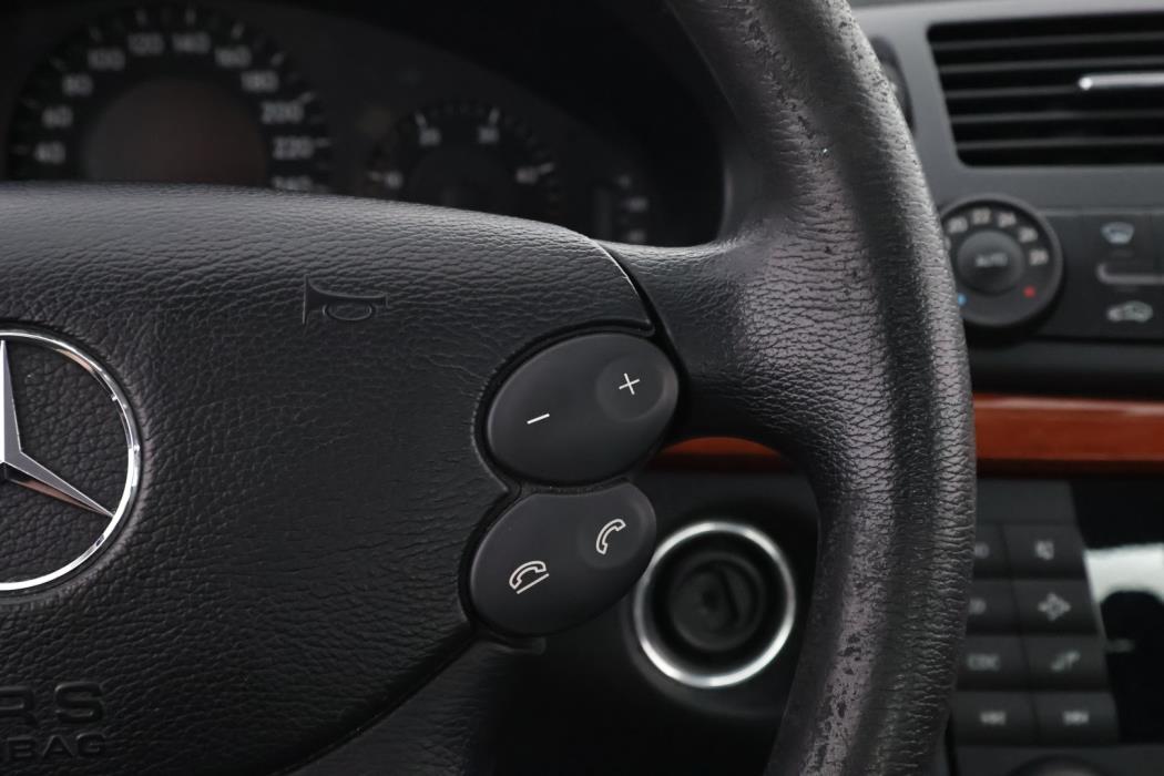 MERCEDES-BENZ E 2006