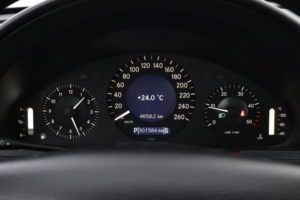 MERCEDES-BENZ E 2006