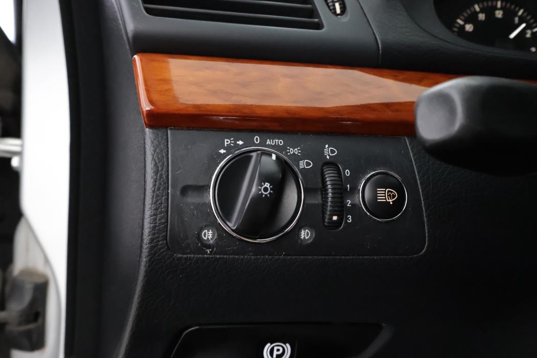 MERCEDES-BENZ E 2006