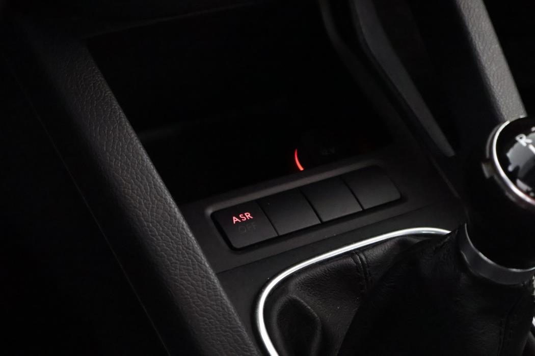 VOLKSWAGEN Golf 2006