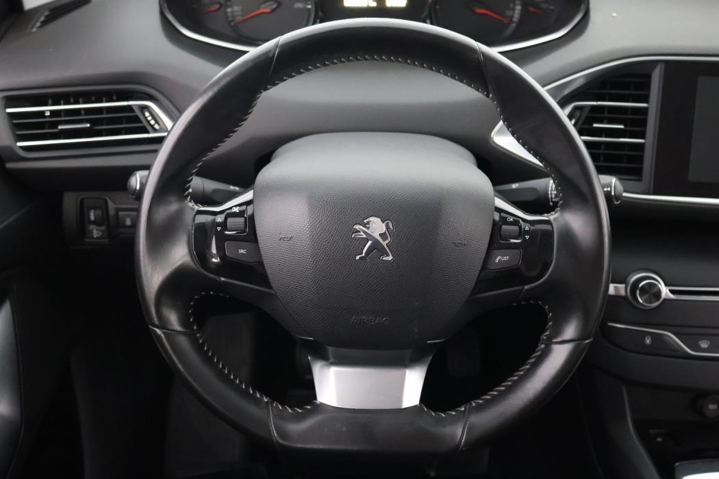 PEUGEOT 308 2015