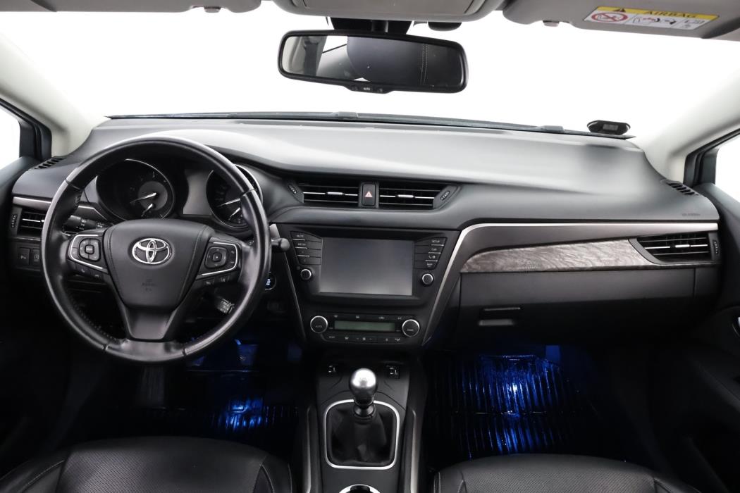 TOYOTA Avensis 2017