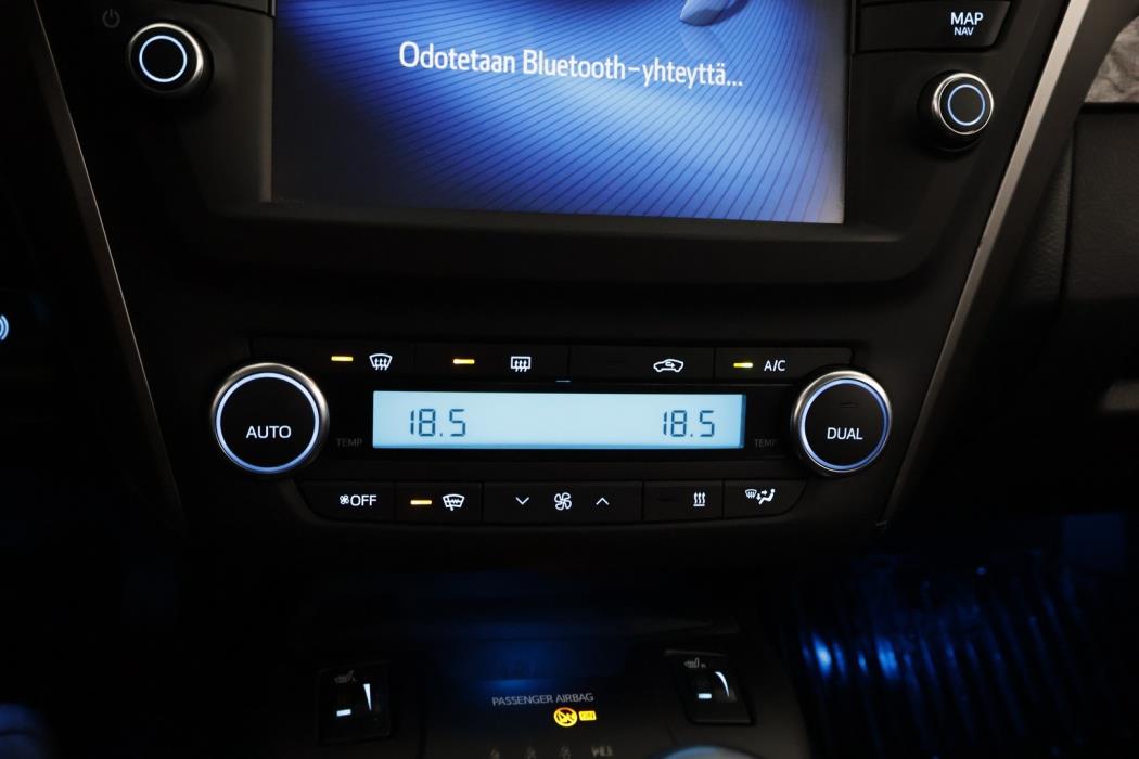 TOYOTA Avensis 2017