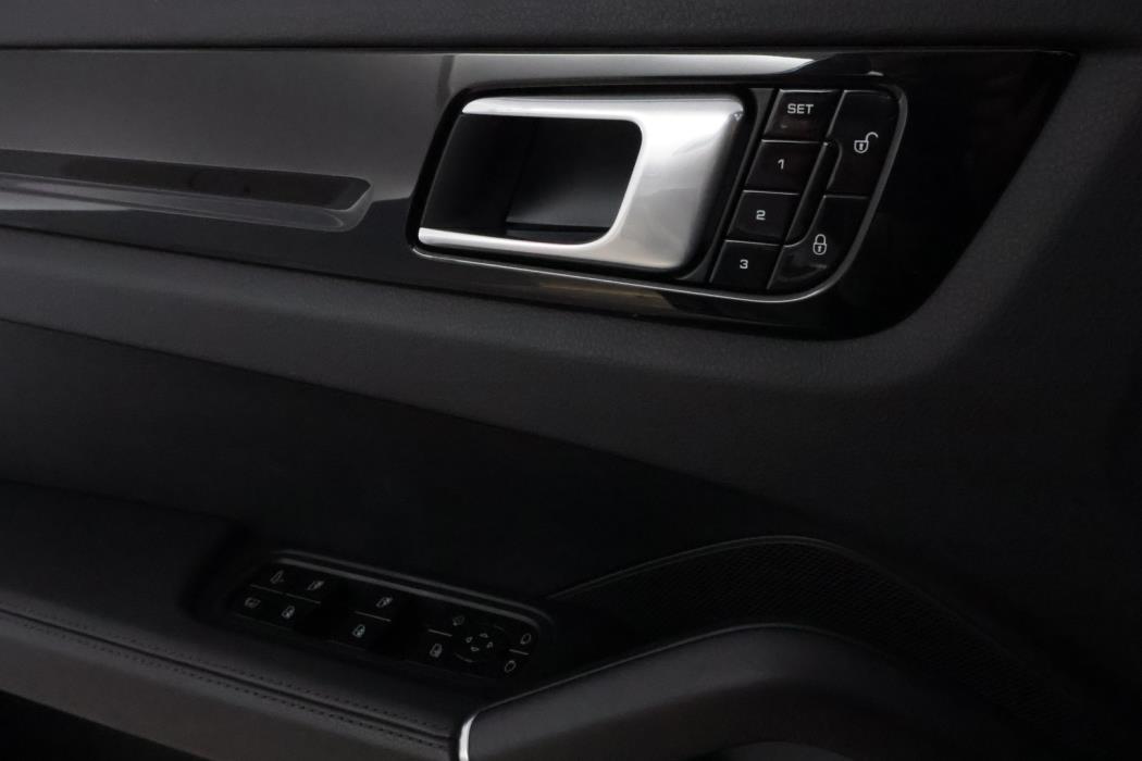 PORSCHE Cayenne 2019