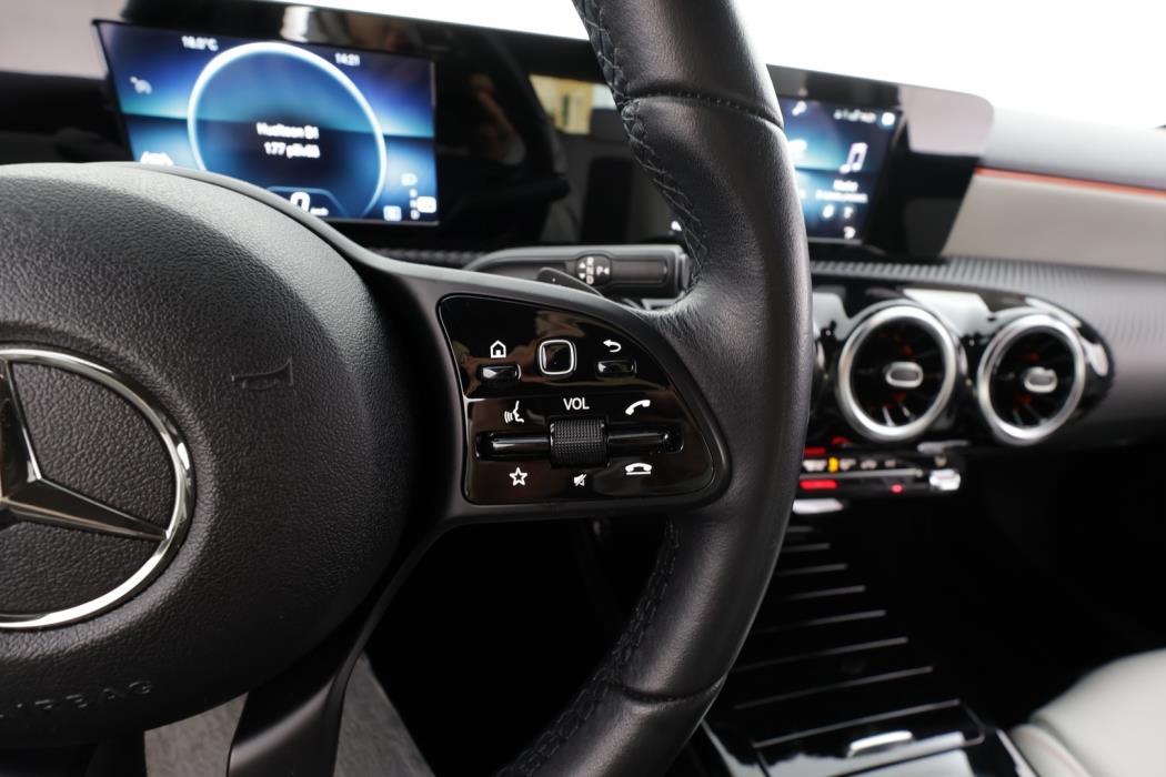 MERCEDES-BENZ A 2019