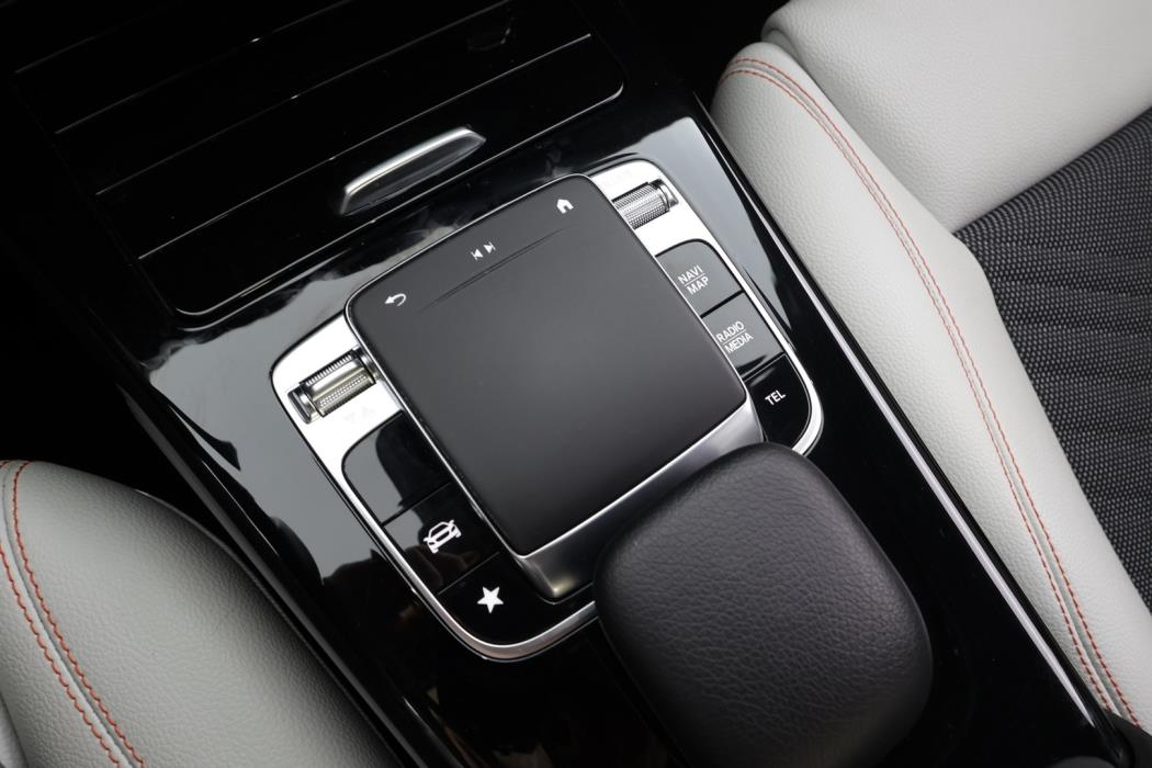 MERCEDES-BENZ A 2019