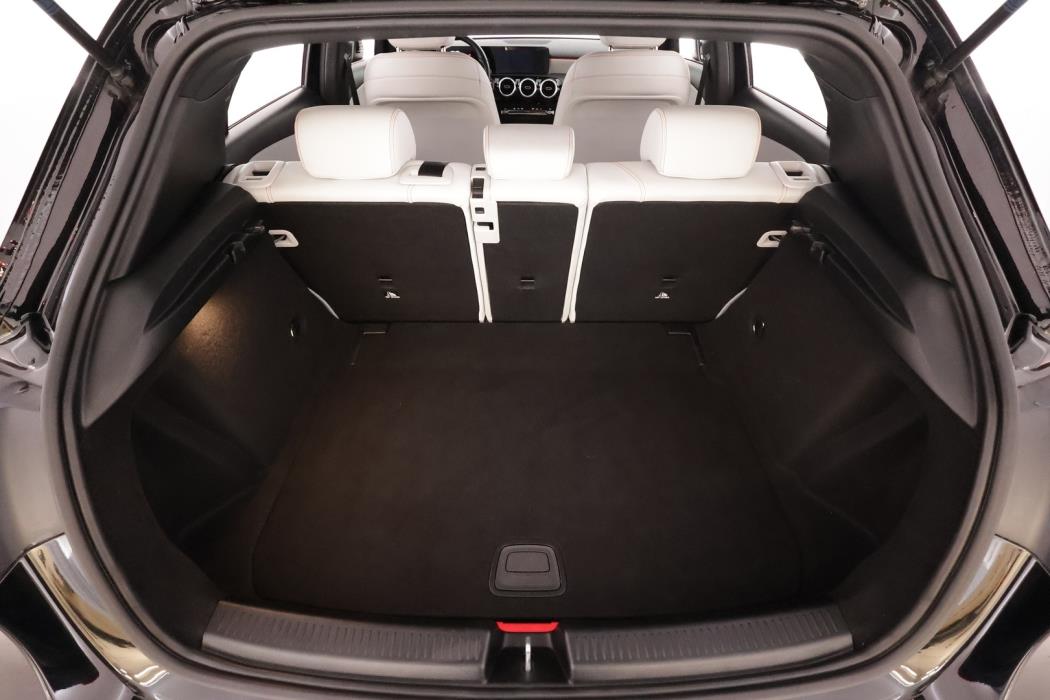 MERCEDES-BENZ A 2019